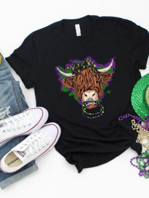 Mardi Gras Highland Cow Shirt, Fat Tuesday Sweatshirt, Fleur De Lis Shirt, New Orleans Shirt, Mardi Gras Bead Cow Shirt